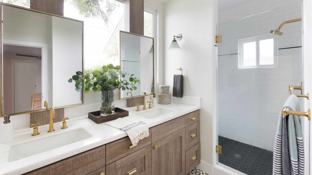 Unveiling the Secret to a DIY Miracle Spray for Your Home