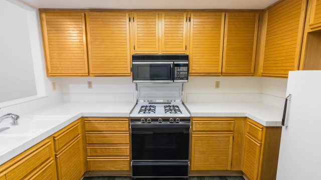 Revitalize Your Home: Innovative Ideas for Updating Oak Cabinets