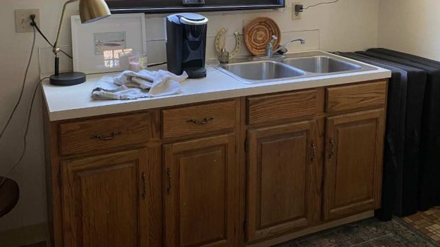 Revitalizing a Retro Kitchenette: Modern Makeover Trends for 2023