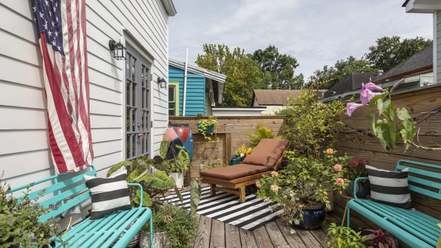 Transform Your Backyard into a Luxe Retreat with Chic Accessories