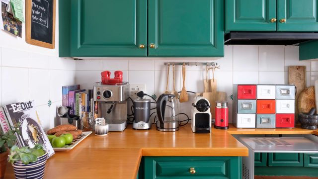 Timeless Tips for a Spotless Home: Reviving Family Housekeeping Wisdom