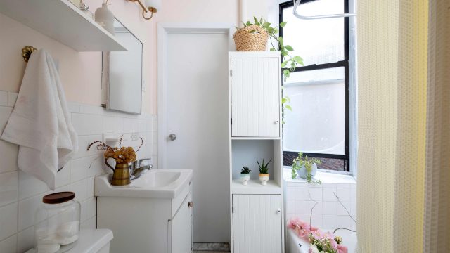 Maximize Your Bathroom Space: Clever Storage Solutions
