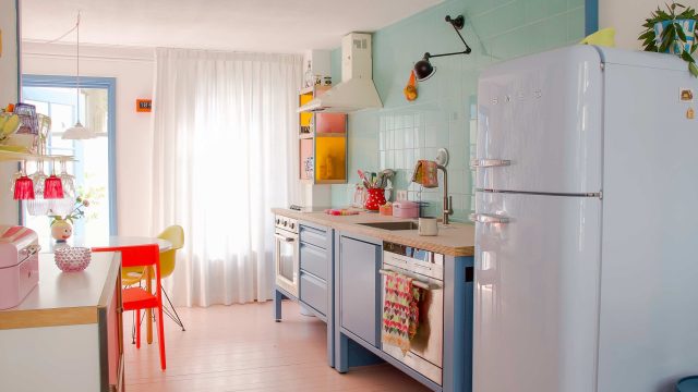 Reviving Retro Tech Trends: A Nostalgic Look at the '90s in Modern Kitchens